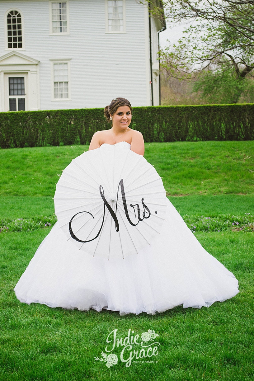 Wedding Decoration Mr & Mrs Parasol Umbrella Custom Engagement Sign Personalized Bachelorette Party Photo Prop Shower Ceremony Decor