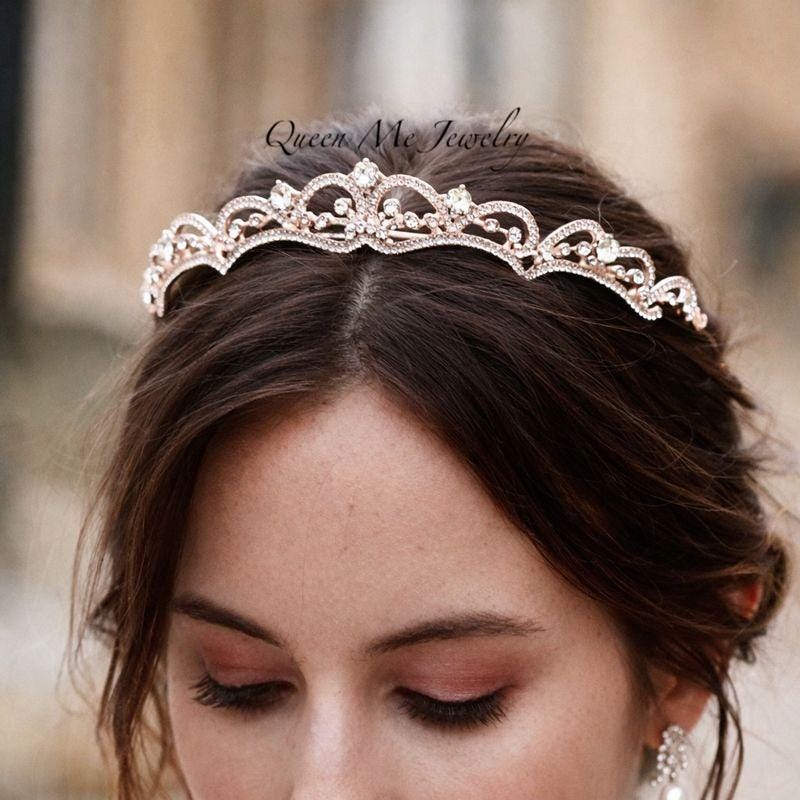 Crystal Wedding Tiara For A Bride, Dainty Round Bridal Headpiece, Scalloped Pearl Tiara, Art Deco Jewelry Accessory