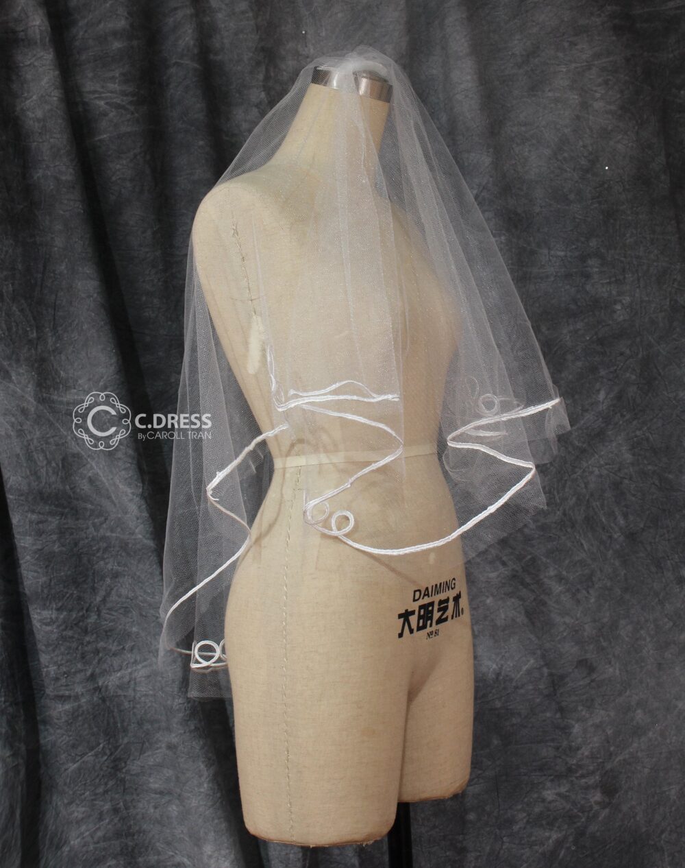 White Tulle Wedding Veil Short Two-Layer Bridal Veil With Comb