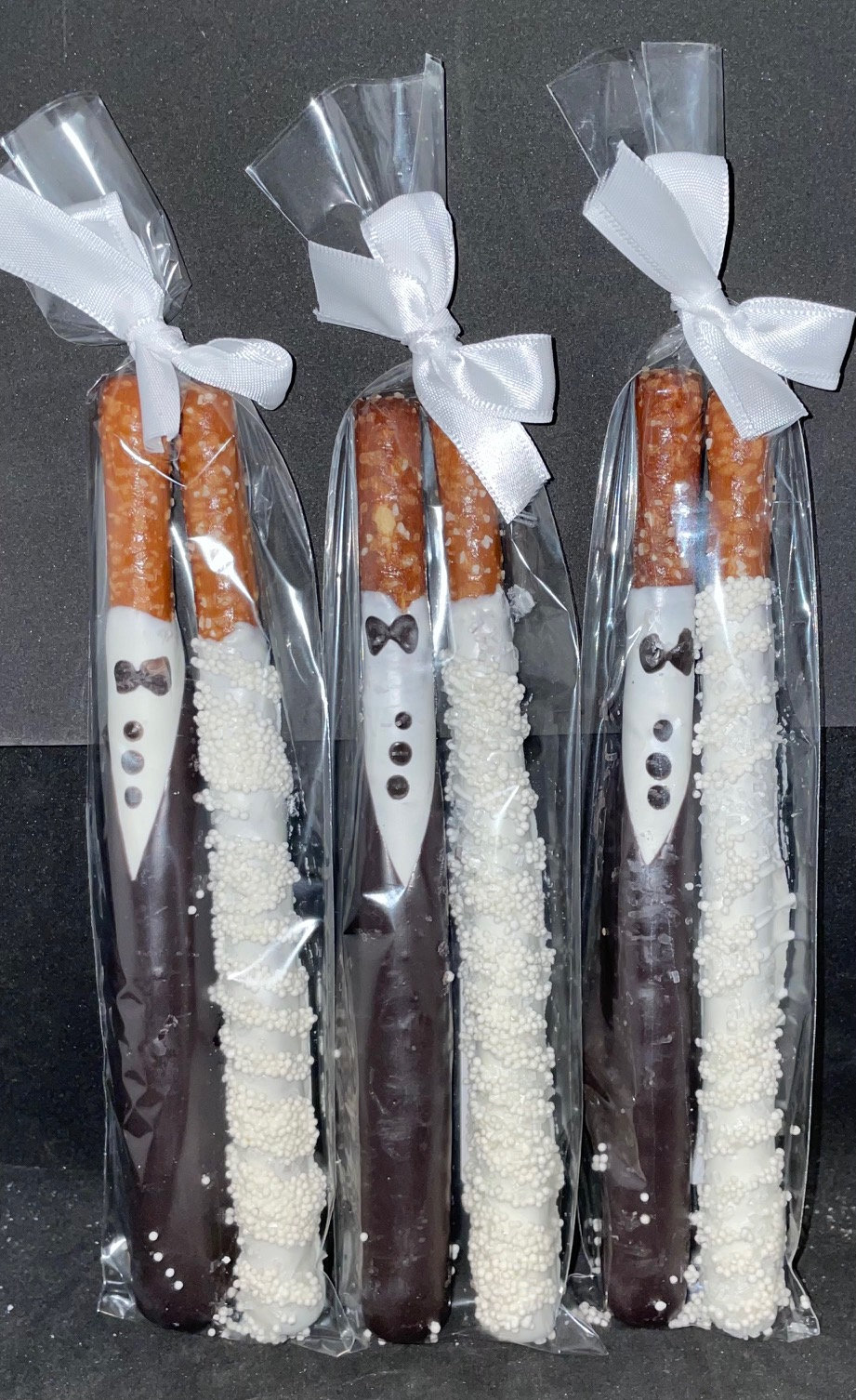 125 Bride & Groom Chocolate Covered Pretzels, Wedding, Bridal Shower, Rehearsal Dinner Favors