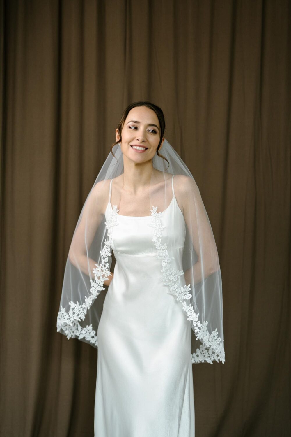 Lace Wedding Veil, Flower Veil Embroidery Bridal Floral Ebmroidered Wedding Soft Tulle Veil, Short Fingertip, Veil With Lace