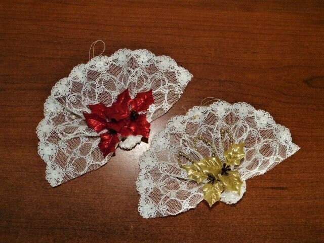 Victorian White Lace Fans Christmas Tree Ornaments Set Of 2 Silk Red Gold Poinsettias 3.75" X 6.25"