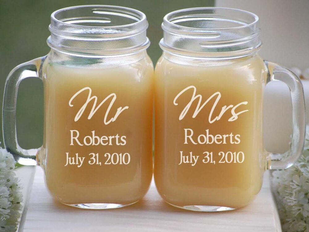Personalized Wedding Gift, Mr & Mrs Glasses, Engraved Engagement Mason Jar Mugs, Couples Beer Glassses, Anniversary Coffee Mug