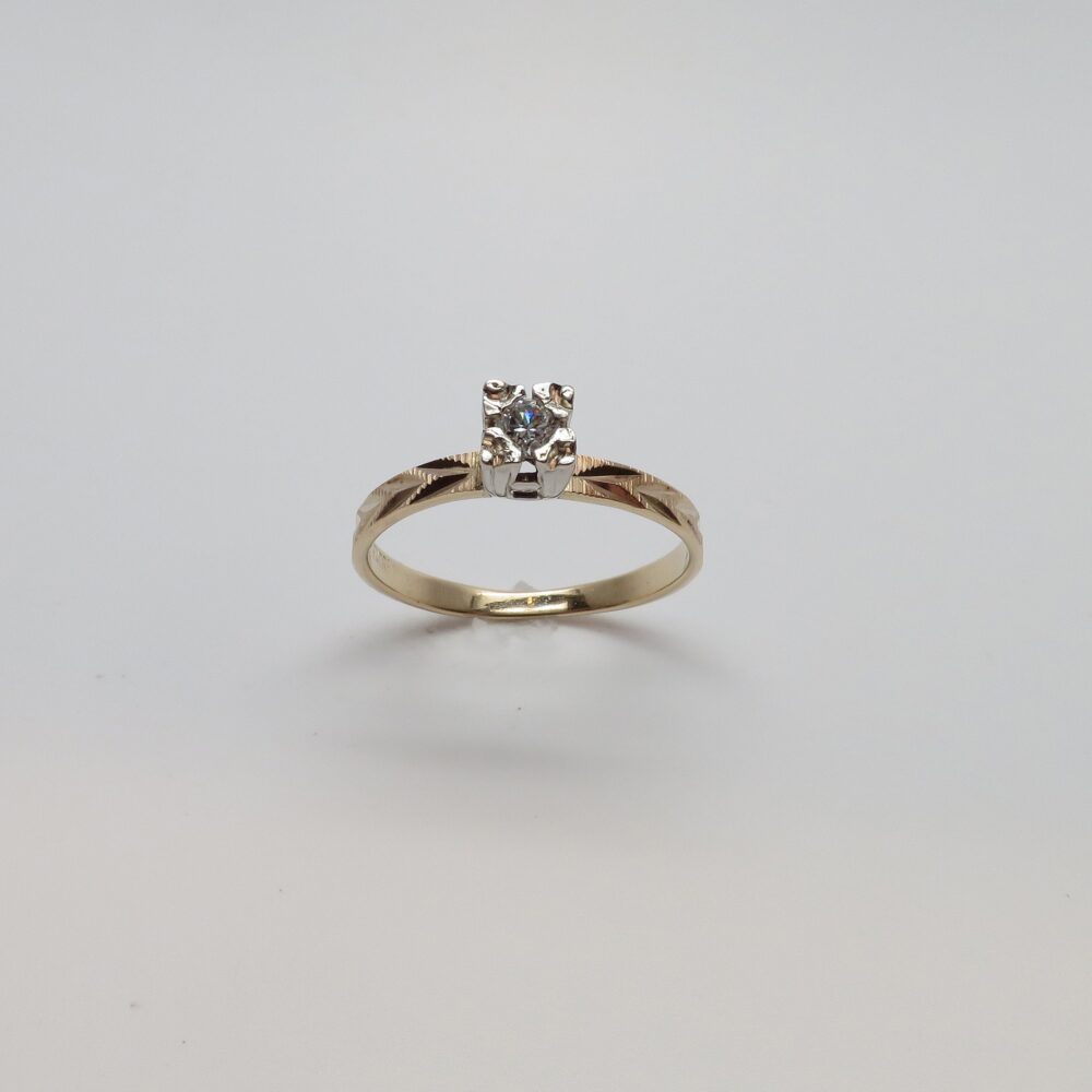 Unique 14K Yellow Gold .08 Ct Vvs1 Diamond Engagement Ring With 2.25mm Wide Arrow Etched Band Sz 6.75