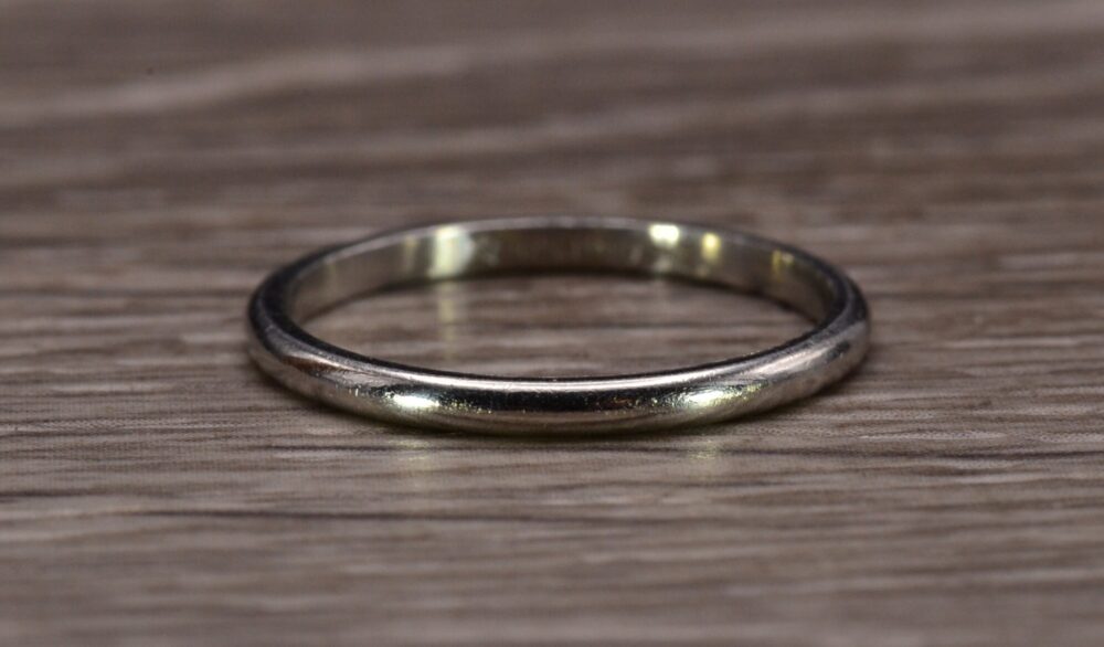 Men's Thin Platinum Wedding Band