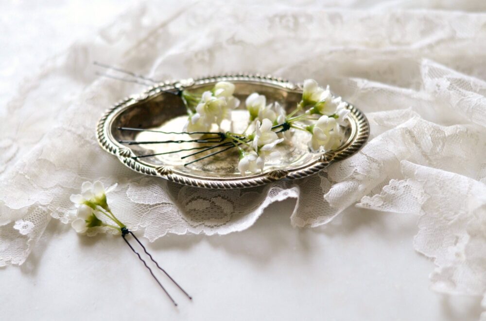 White Flower Hair Pins, Simple Wedding Clip Set, Babys Breath Boho Bridal Floral Clips, Accessories