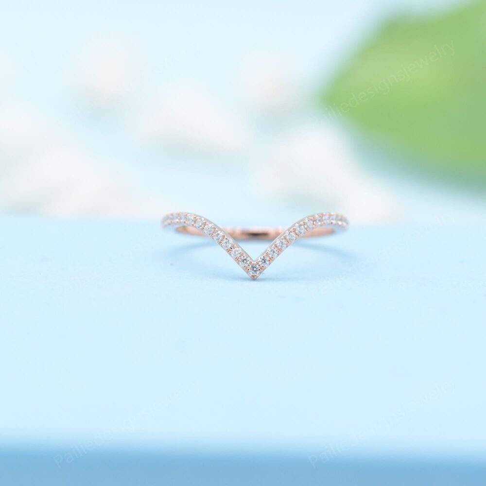 Vintage Round Cut Moissanite Wedding Curved Band 14K Rose Gold Matching Unique Diamond Anniversary Gift