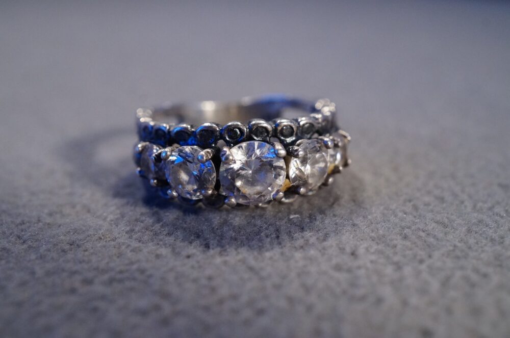 Vintage Sterling Silver Wedding Band Stacker Design Ring 5 Round Prong Set White Topaz Multi Stone Setting Classic Collectable, Size 7