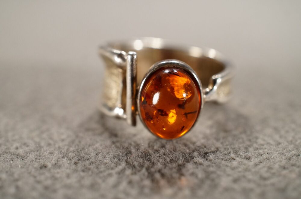 Vintage Sterling Silver Wedding Band Stacker Design Ring Oval Bezel Set Amber Fancy Etched Setting Classic Art Deco Style Artist, Size 8